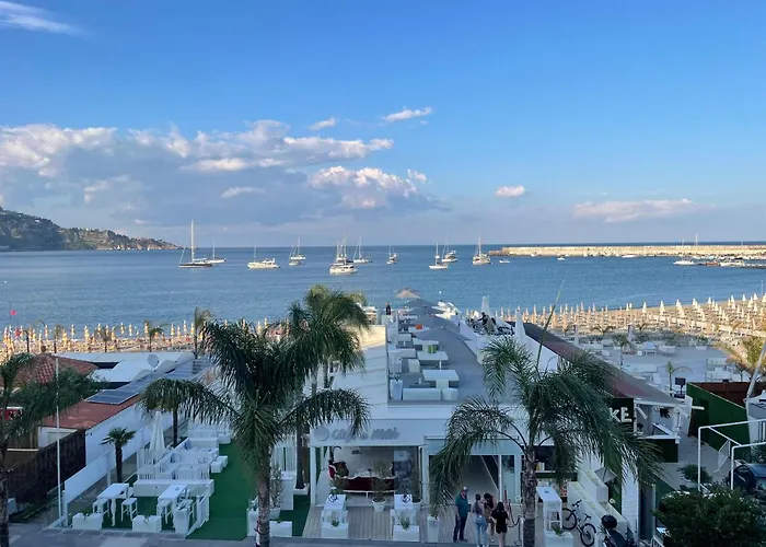 La Finestra Sul Mare Modern Apartament