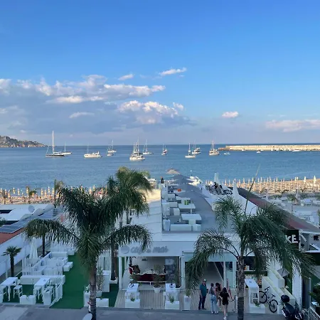 La Finestra Sul Mare Modern 아파트